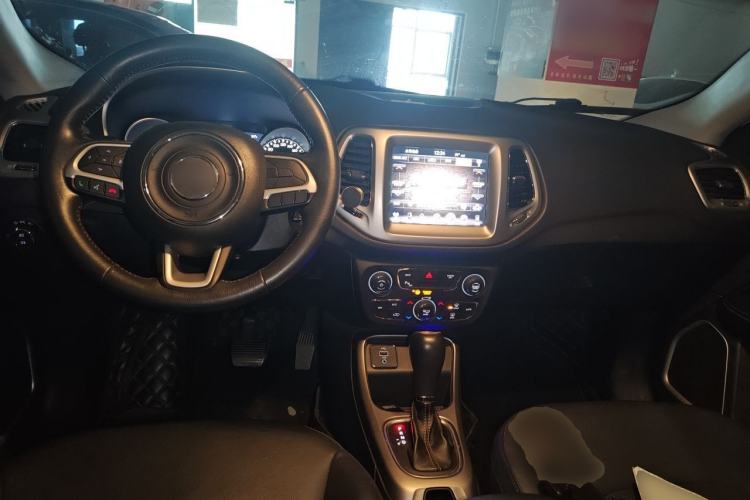 Used Jeep Compass 2017 200T Automatic Family Edition Center Console