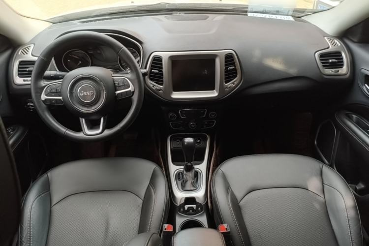 Used Jeep Compass 2017 200T Automatic Family Edition Center Console
