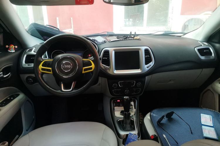 Used Jeep Compass 2017 200T Automatic Family Edition Center Console
