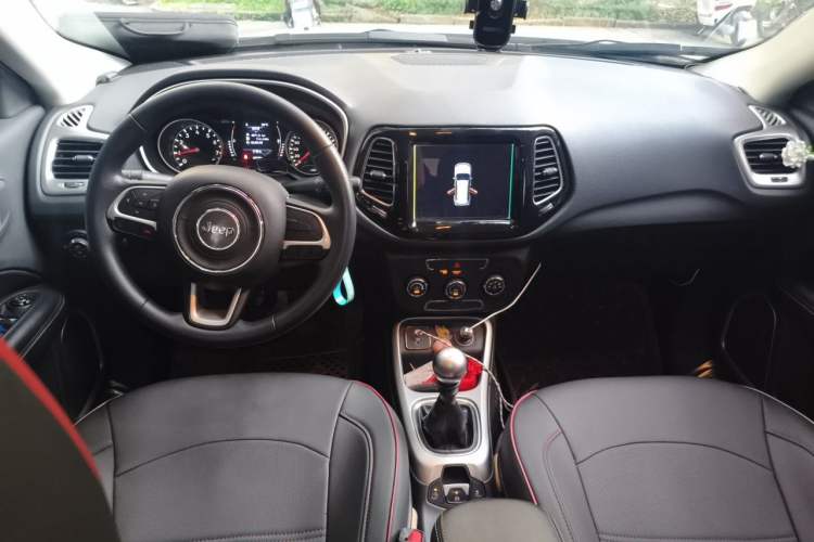 Used Jeep Compass 2017 200T Manual Enjoy Edition Center Console