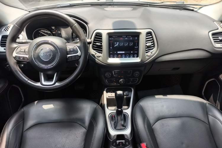 Used Jeep Compass 2017 200T Automatic Family Edition Center Console