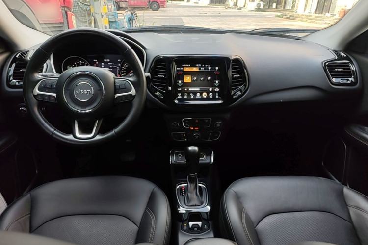 Used Jeep Compass 2017 200T Automatic Family Edition Center Console