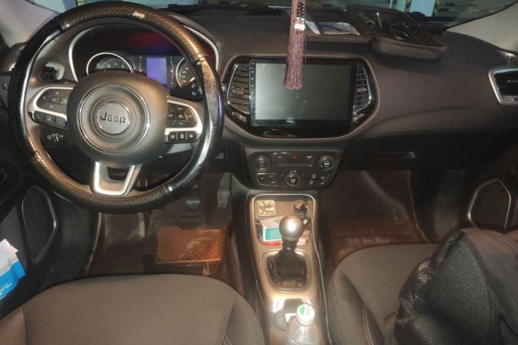 Used Jeep Compass 2017 200T Manual Enjoy Edition Center Console