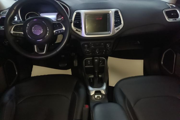 Used Jeep Compass 2017 200T Automatic Family Edition Center Console