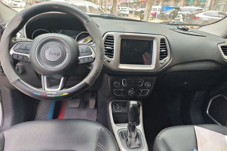 Used Jeep Compass 2017 200T Automatic Family Edition Center Console