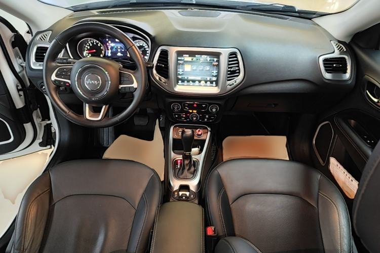 Used Jeep Compass 2017 200T Automatic Family Edition Center Console