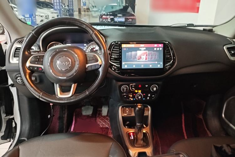Used Jeep Compass 2017 200T Automatic Family Edition Center Console