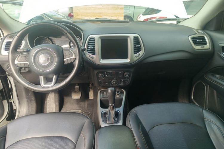 Used Jeep Compass 2017 200T Automatic Family Edition Center Console