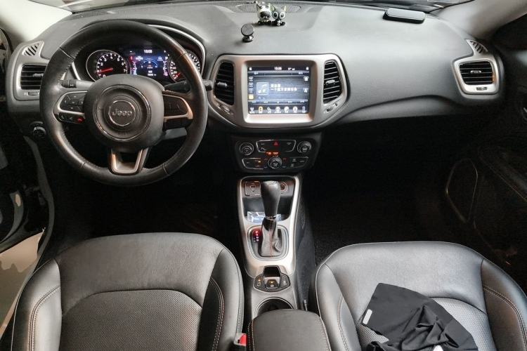 Used Jeep Compass 2017 200T Automatic Family Edition Center Console