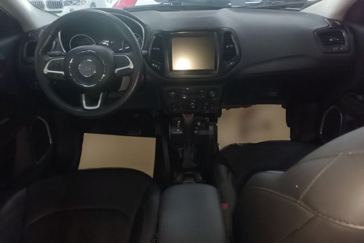 Used Jeep Compass 2017 200T Automatic Family Edition Center Console