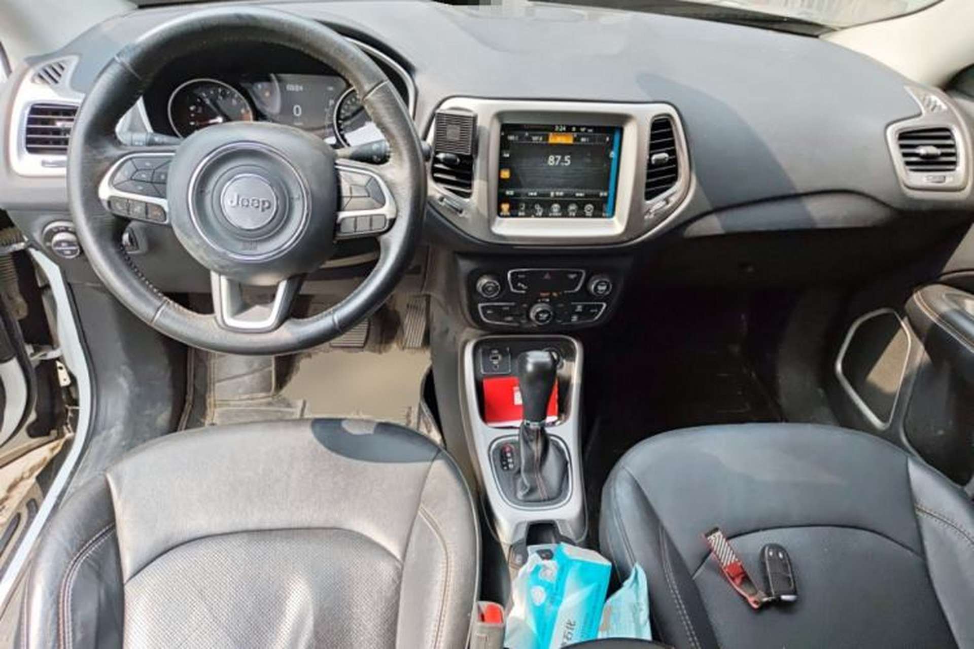 Used Jeep Compass 2017 200T Automatic Family Edition Center Console