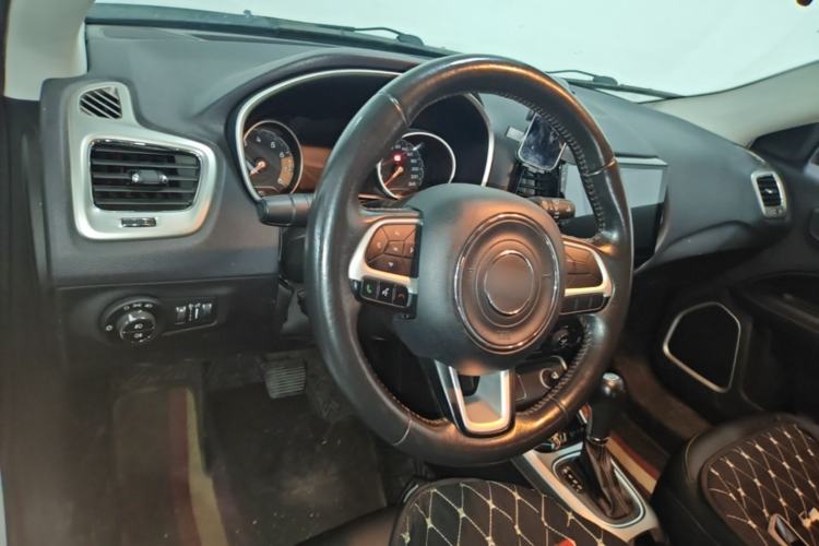 Used Jeep Compass 2017 200T Automatic Family Edition Center Console