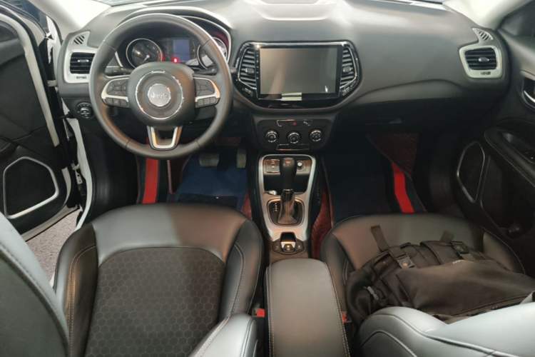 Used Jeep Compass 2017 200T Automatic Enjoyment Version Center Console