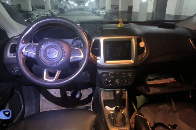 Used Jeep Compass 2017 200T Automatic Family Edition Center Console