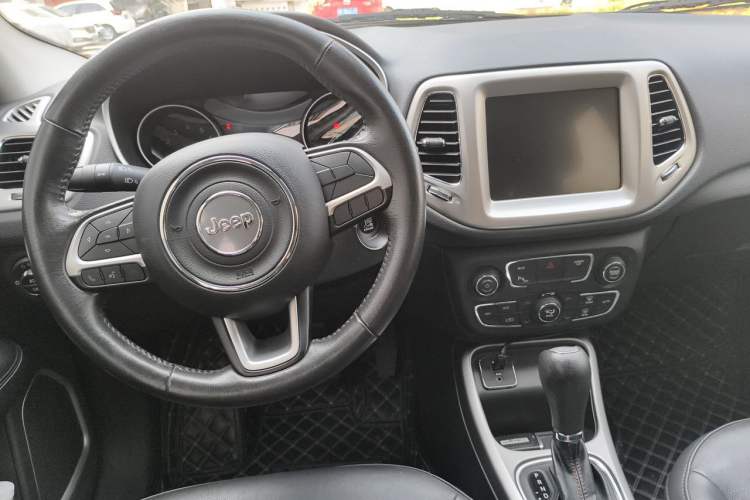 Used Jeep Compass 2017 200T Automatic Family Edition Center Console