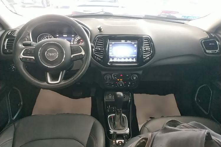 Used Jeep Compass 2017 200T Automatic Prestige Edition Center Console