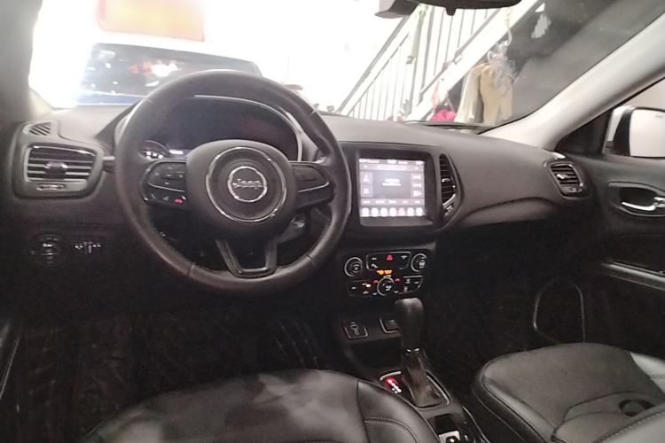 Used Jeep Compass 2017 200T Automatic Family Edition Center Console