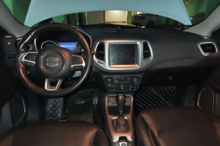 Used Jeep Compass 2017 200T Automatic Family Edition Center Console
