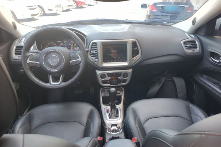 Used Jeep Compass 2017 200T Automatic Family Edition Center Console