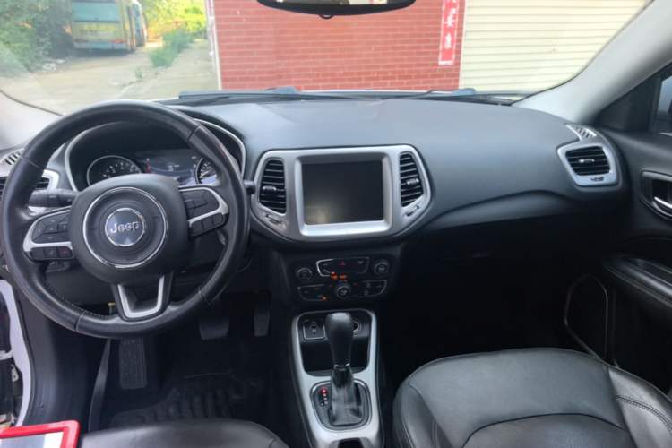Used Jeep Compass 2017 200T Automatic Family Edition Center Console