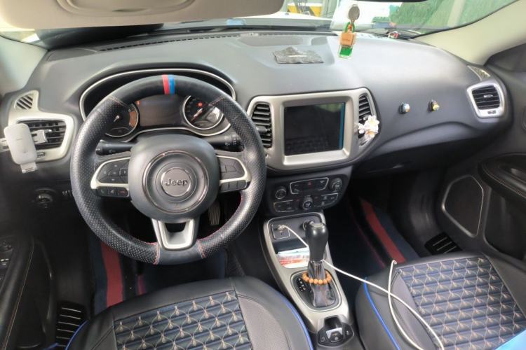 Used Jeep Compass 2017 200T Automatic Family Edition Center Console
