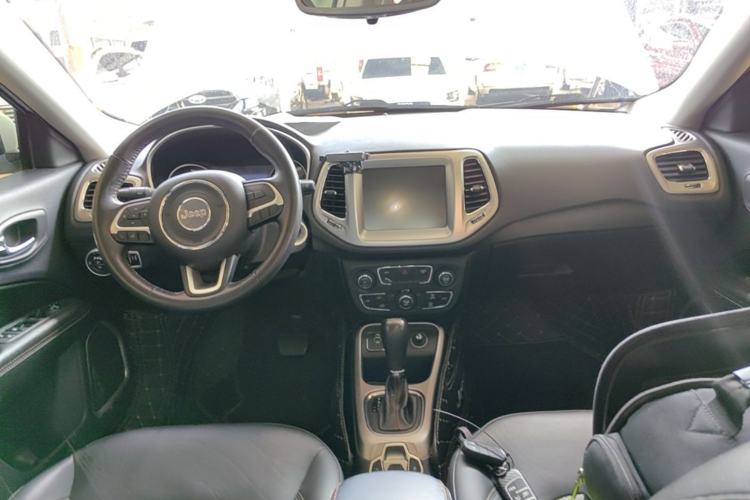 Used Jeep Compass 2017 200T Automatic Family Edition Center Console