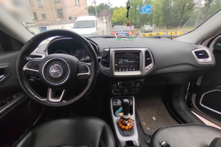 Used Jeep Compass 2017 200T Automatic Family Edition Center Console