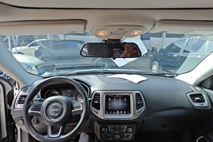 Used Jeep Compass 2017 200T Automatic Family Edition Center Console