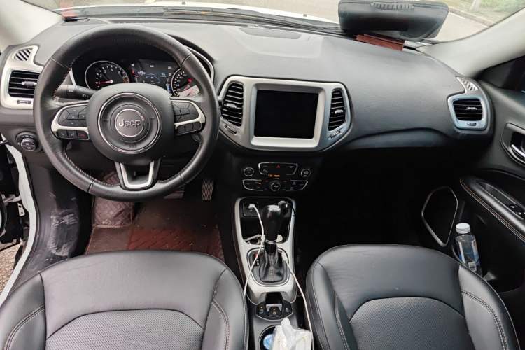 Used Jeep Compass 2017 200T Automatic Family Edition Center Console