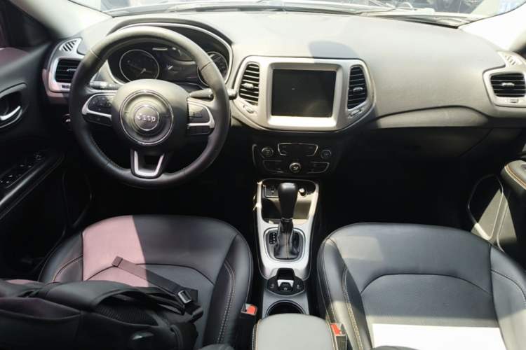 Used Jeep Compass 2017 200T Automatic Family Edition Center Console