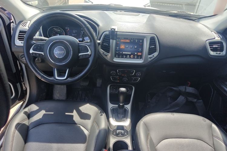 Used Jeep Compass 2017 200T Automatic Family Edition Center Console
