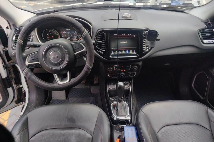 Used Jeep Compass 2017 200T Automatic Prestige Edition Center Console