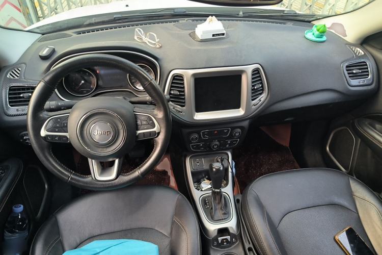 Used Jeep Compass 2017 200T Automatic Family Edition Center Console
