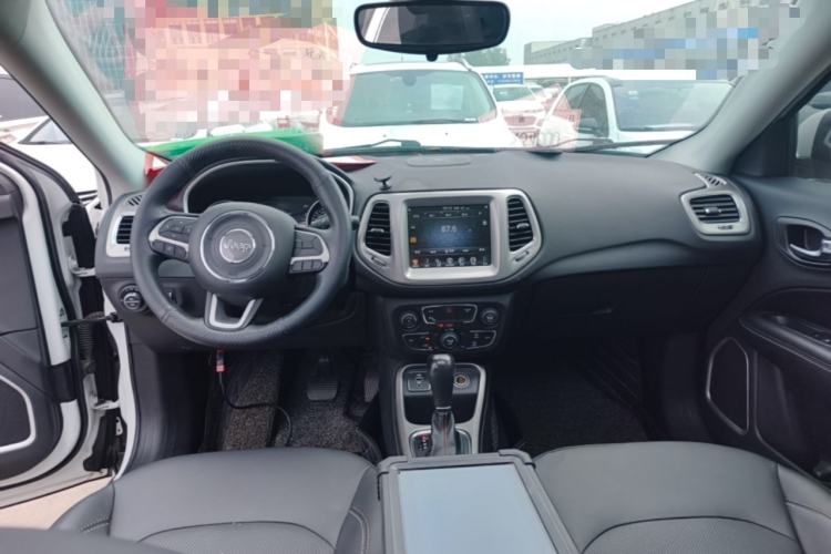 Used Jeep Compass 2017 200T Automatic Family Edition Center Console