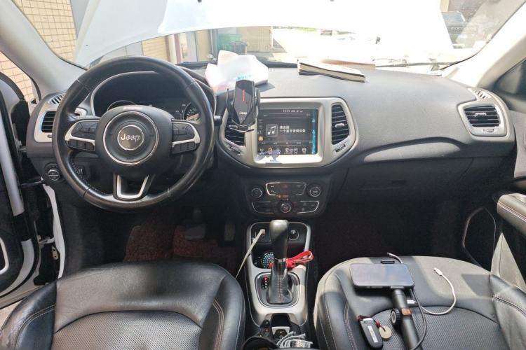 Used Jeep Compass 2017 200T Automatic Family Edition Center Console