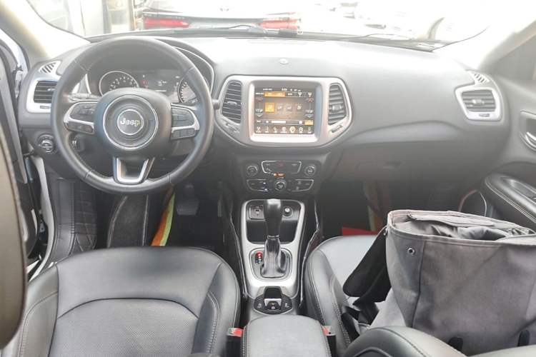 Used Jeep Compass 2017 200T Automatic Family Edition Center Console
