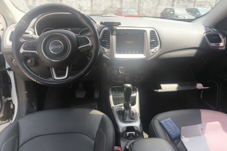 Used Jeep Compass 2017 200T Automatic Family Edition Center Console