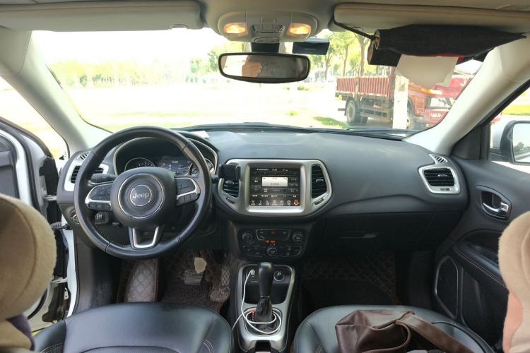 Used Jeep Compass 2017 200T Automatic Family Edition Center Console