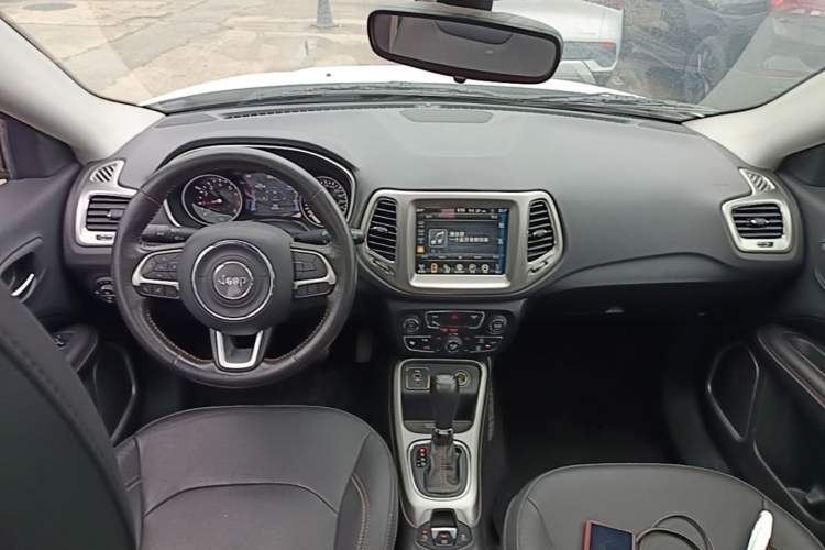 Used Jeep Compass 2017 200T Automatic Family Edition Center Console