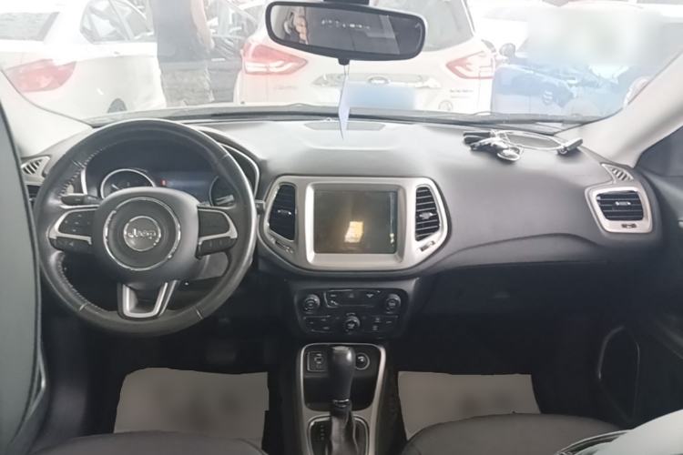 Used Jeep Compass 2017 200T Automatic Family Edition Center Console