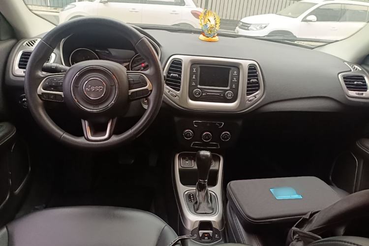 Used Jeep Compass 2017 200T Automatic Enjoyment Version Center Console