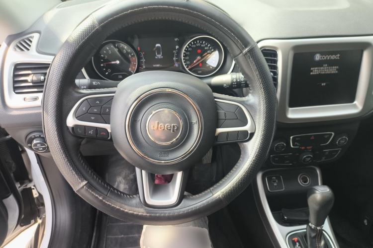 Used Jeep Compass 2017 200T Automatic Family Edition Center Console