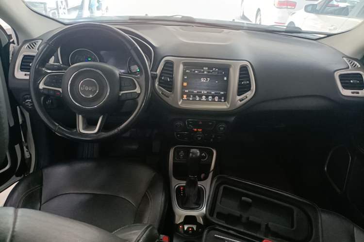 Used Jeep Compass 2017 200T Automatic Family Edition Center Console