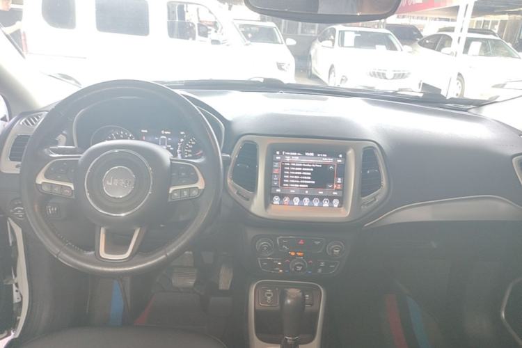 Used Jeep Compass 2017 200T Automatic Family Edition Center Console