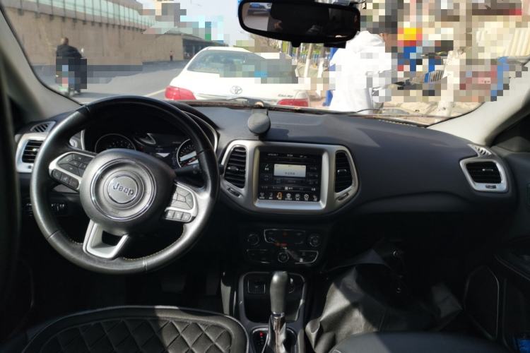 Used Jeep Compass 2017 200T Automatic Family Edition Center Console