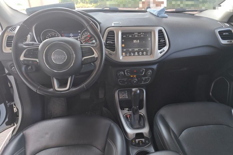 Used Jeep Compass 2017 200T Automatic Family Edition Center Console