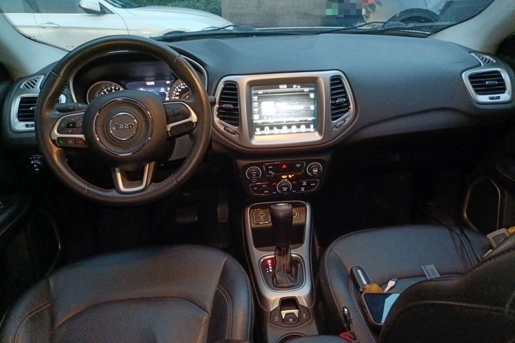 Used Jeep Compass 2017 200T Automatic Family Edition Center Console