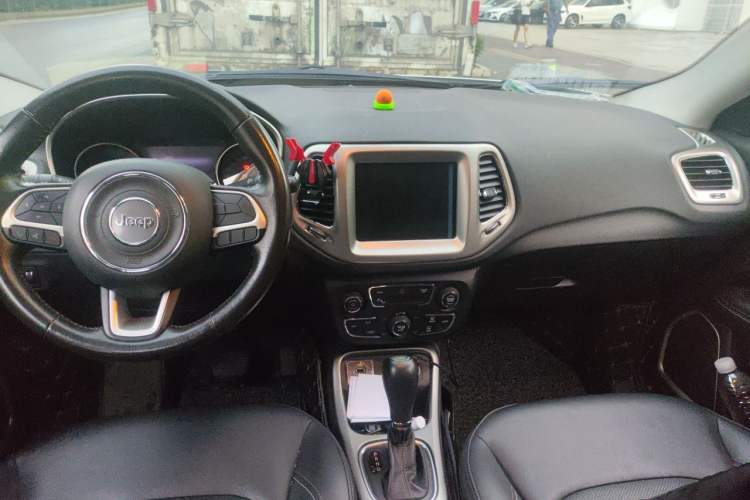 Used Jeep Compass 2017 200T Automatic Family Edition Center Console