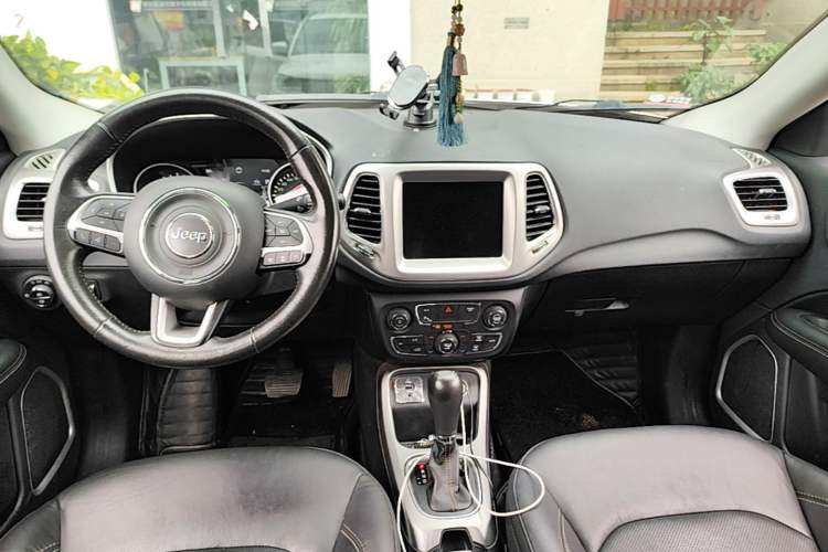 Used Jeep Compass 2017 200T Automatic Family Edition Center Console