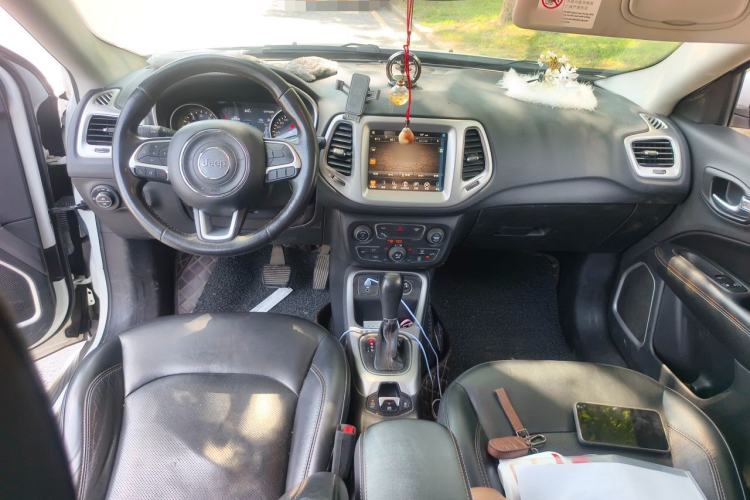 Used Jeep Compass 2017 200T Automatic Family Edition Center Console